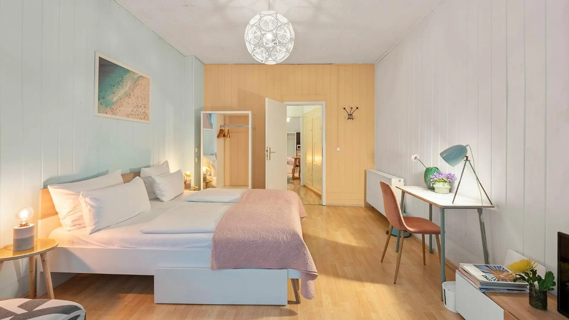 Holiday 33 Apartment H S-Bahn Schoenhauser Allee Berlino Germania