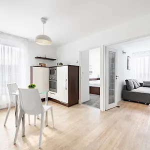 family-apartment-prague-186-00.praguehotelsweb.com/