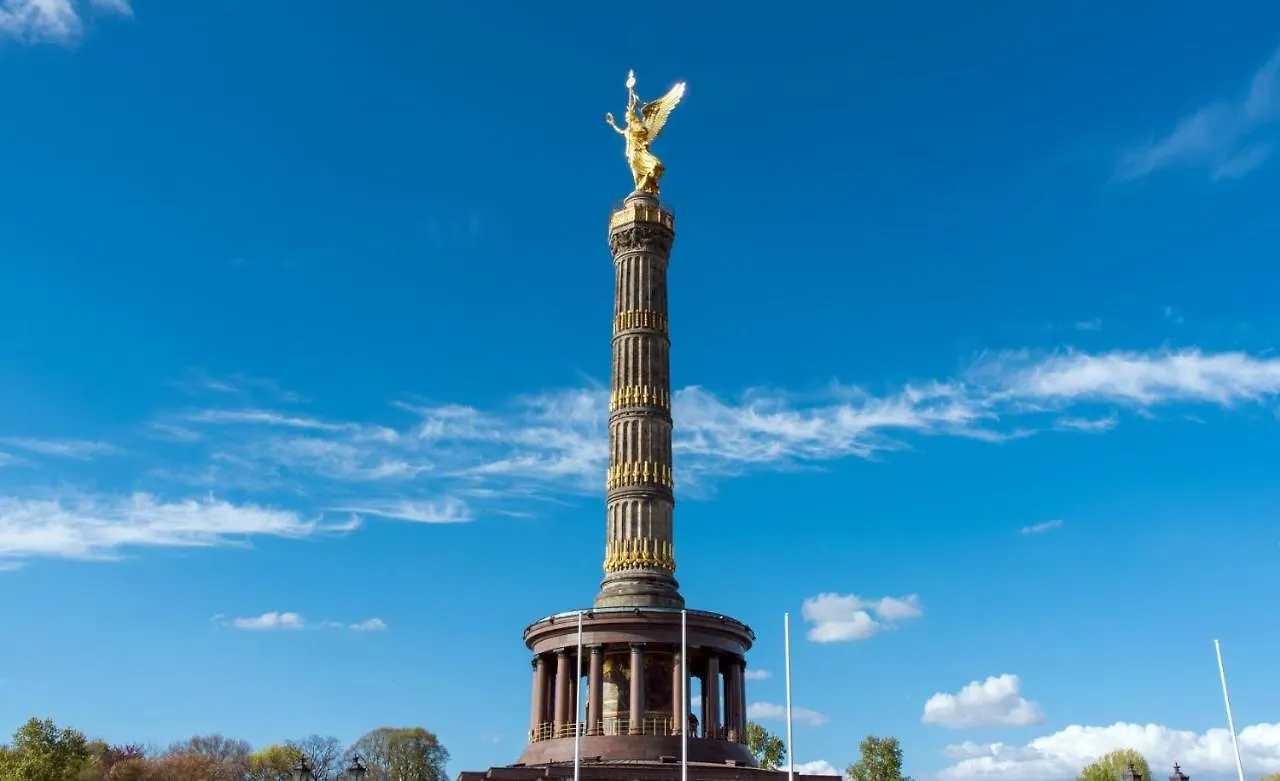 Holiday 33 Apartment H S-Bahn Schoenhauser Allee Berlin Germany